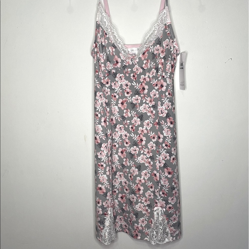 Marilyn Monroe Lingerie/Sleepwear